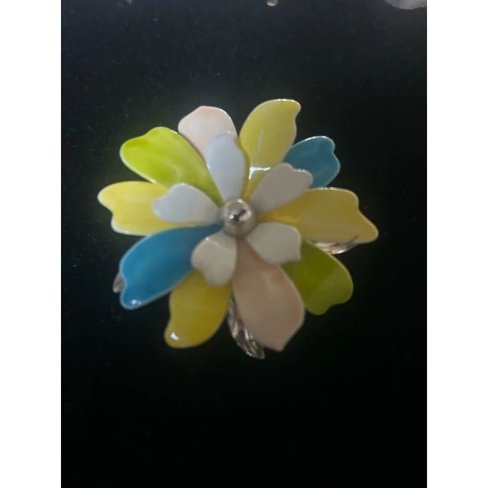 Vintage 1960s Sarah Coventry Pastel Petals Enamel Flower Brooch